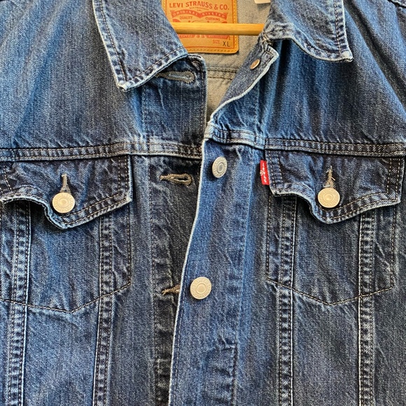 Levi's 2 Tone Denim and Cotton Jean Jacket - Picture 5 of 10